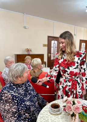Программа, посвященная Международному женскому дню, согрела сердца посетителей Воскресенского дома-интерната для пожилых людей