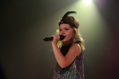 "Маленькими шагами на большую сцену"