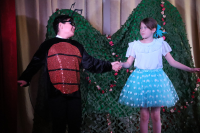 Юные театралы студии "Возможно!" представили премьеру спектакля "Дюймовочка"