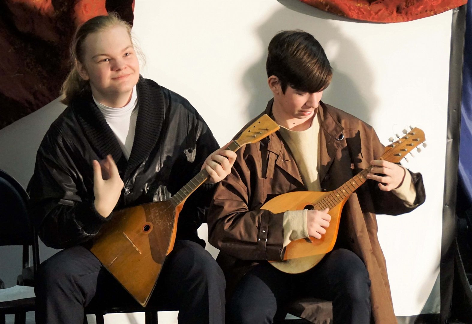 Музыка к театральной постановке зощенко "свадьба". Сердце не камень малый театр. Татьяна ивановна воскресенск косяково. Театр суббота сцена. Музыка к театральной постановке зощенко "свадьба".