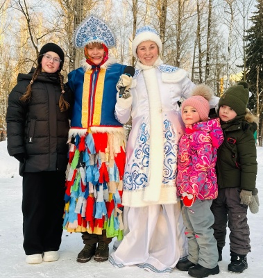 «Хороводы, снеговики и сдобы»