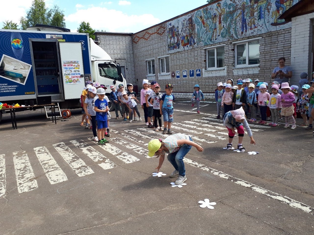 Мдоу 63. Садик 63 красноярск. Садик 63. Сад 26 белоозерский. Детский сад карусель белоозерский.