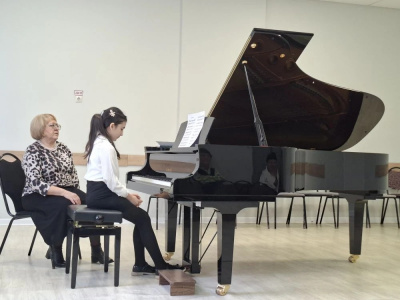 Почётный работник среднего профессионального образования РФ Татьяна Васильевна Кизельштейн провела мастер-класс для воскресенских юных пианистов