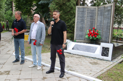В микрорайоне Лопатинский состоялось памятное мероприятие, посвященное Дню памяти и скорби