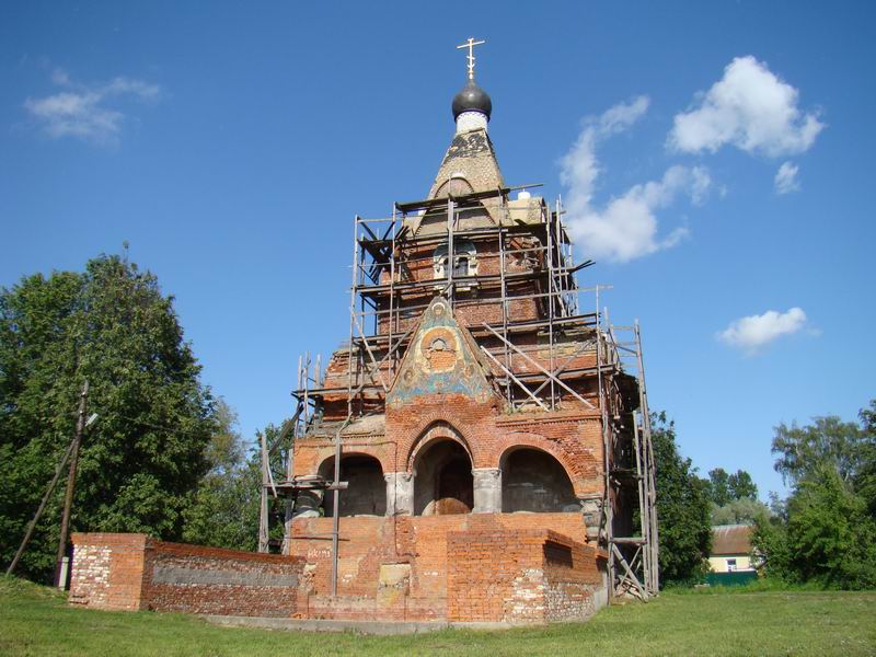 Усадьба Федино и церковь Серафима Саровского