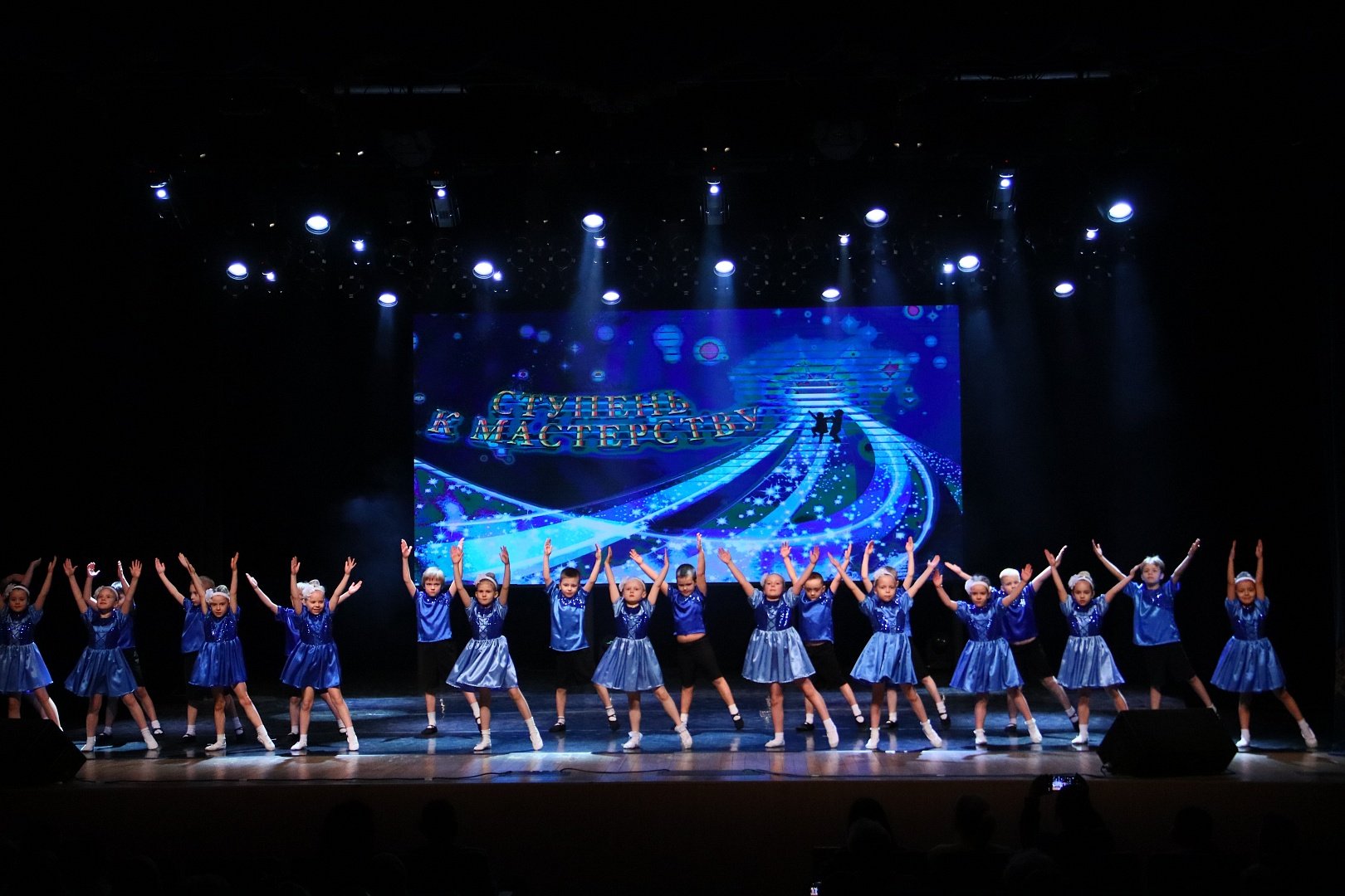 Музыкальное воспитание в семье дошкольников. Концепция музыкального воспитания з кодая. Задачи по музыкальному воспитанию в доу по фгос. Воспитательные задачи музыкального воспитания в доу по фгос. Задачи по музыкальному воспитанию в детском саду.