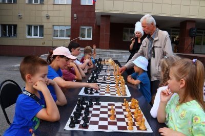 Белые против черных