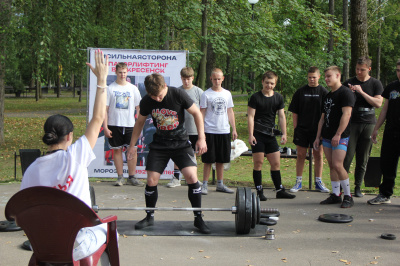 Спортивное мероприятие «Сила V Парке» объединило любителей спорта в парке "Москворецкий"