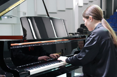 Юные пианисты из 5 городских округов показали свое мастерство на Открытом конкурсе "Шаг к успеху", который прошел в Воскресенске Юные пианисты из 5 городских округов показали свое мастерство на Открытом конкурсе "Шаг к успеху", который прошел в Воскресенске