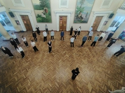 Мастер-класс "Постановка выпускного вальса" прошел в ДК "Химик" Мастер-класс "Постановка выпускного вальса" прошел в ДК "Химик"