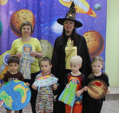 Интересные программы для детей провели сотрудники ЦКиД "Москворецкий" ко Дню Космонавтики