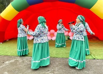 Поёт село родное