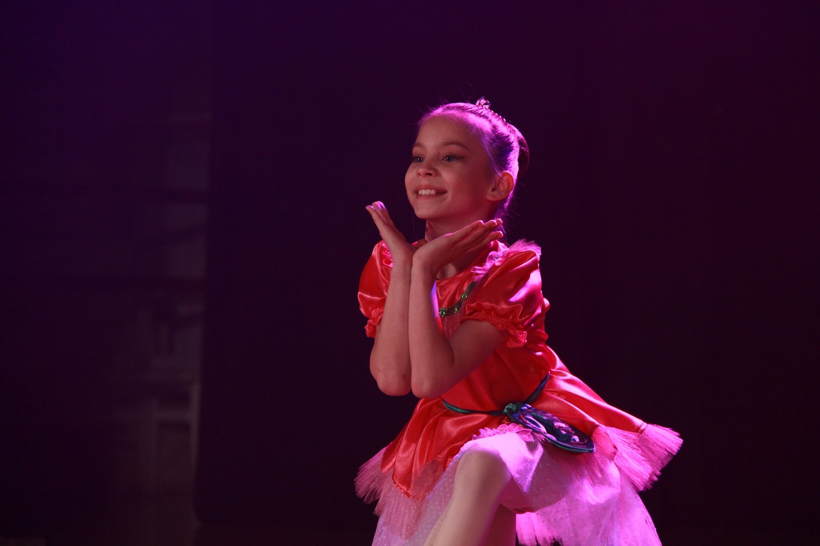 Балет золушка омск. Группа домисолька (детский музыкальный театр). Дети выступают на сцене. Маленький концерт. Рок концерт зал.