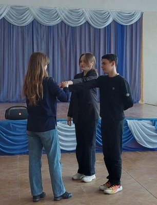 Школьный вальс в ДК "Цементник"