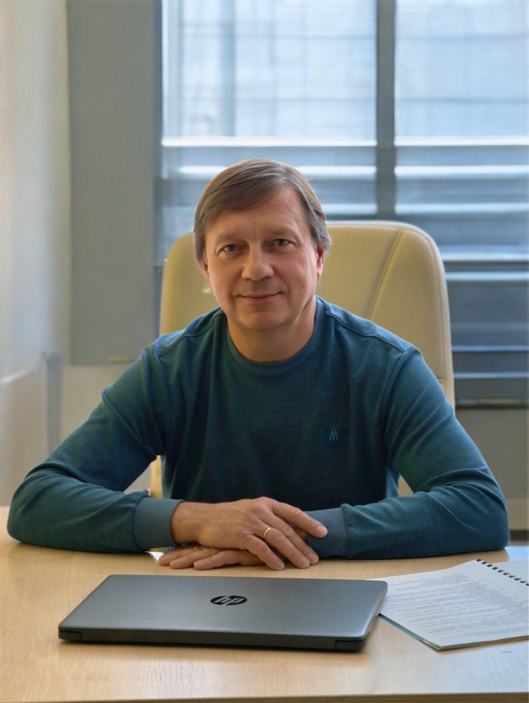 Мартынюк Алексей Анатольевич - заместитель директора.jpg Мартынюк Алексей Анатольевич - заместитель директора.jpg