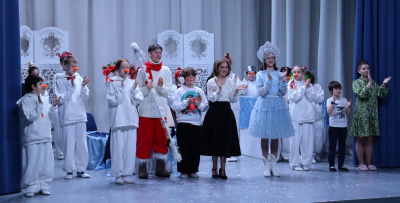 Театральный коллектив «Буревестник» представил благотворительный спектакль на сцене ДШИ "Элегия" Театральный коллектив «Буревестник» представил благотворительный спектакль на сцене ДШИ "Элегия"